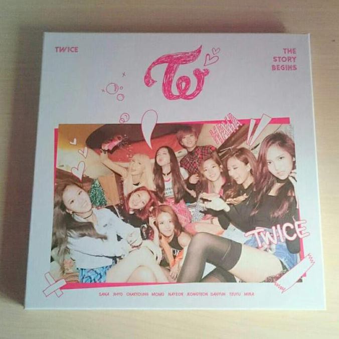 promo CD ALBUM TWICE - THE STORY BEGINS diskon