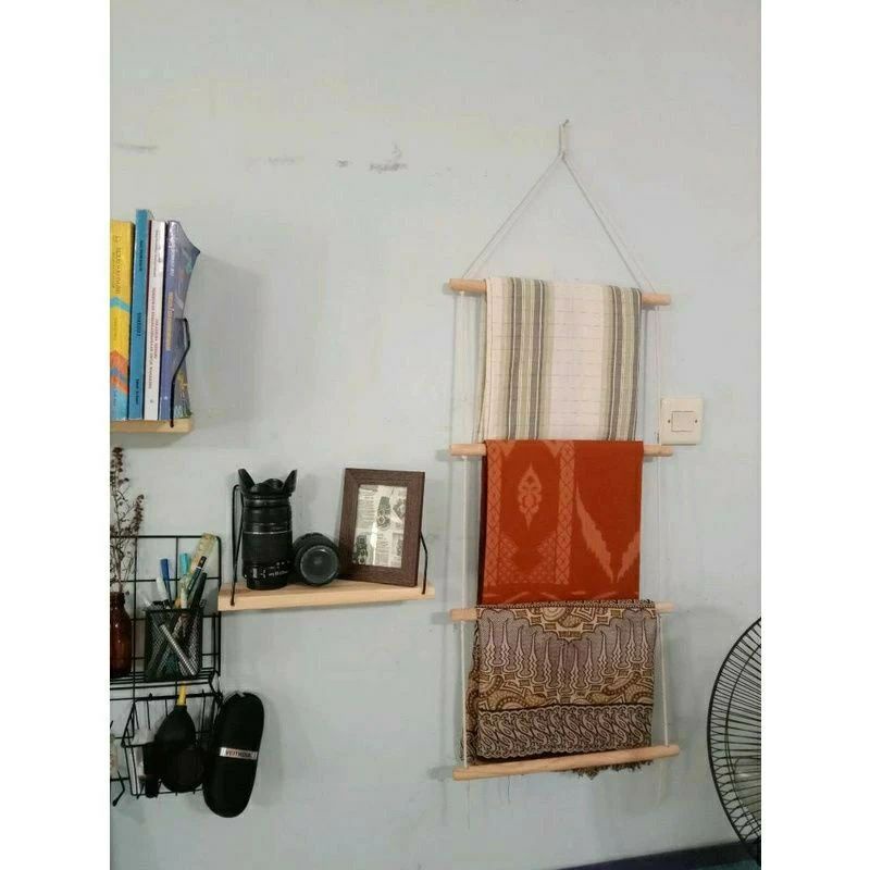 GANTUNGAN JILBAB MUKENA KAYU