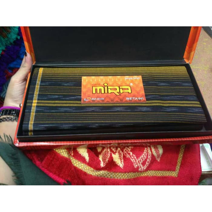 SAPPHIRE MIRA BETAWI - SARUNG TENUN