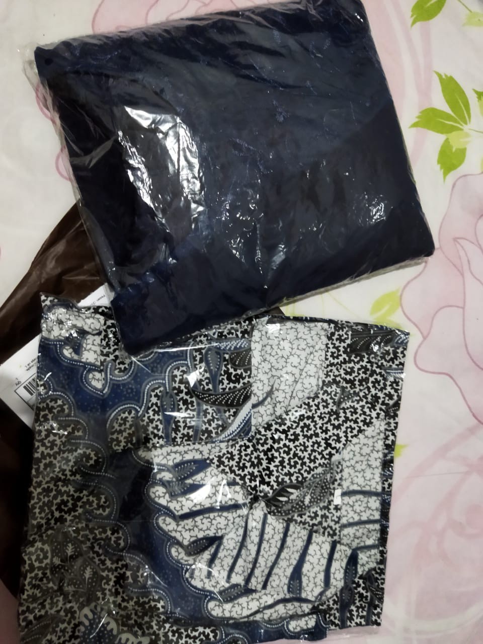 Bakhul Couple Batik Couple Kebaya Tunangan Wisuda