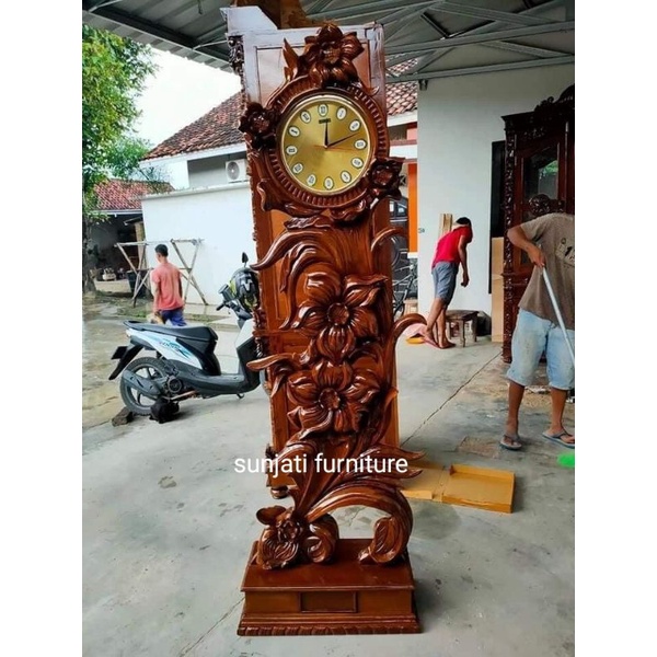 jam hias berdiri jati tua