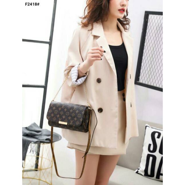 LV Louis Vuitton Favorite Chain And Leather Strap Crossbody Bag F2418