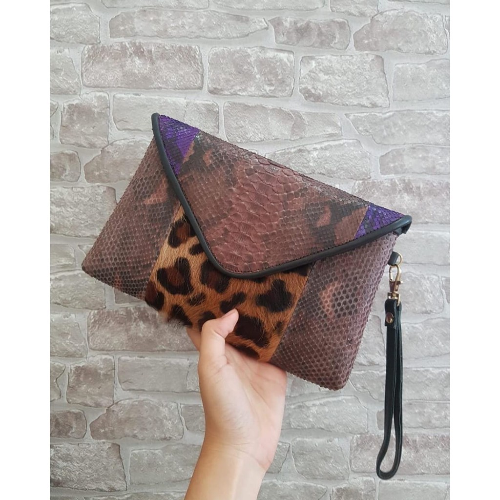 

Clutch Amplop Kulit 03