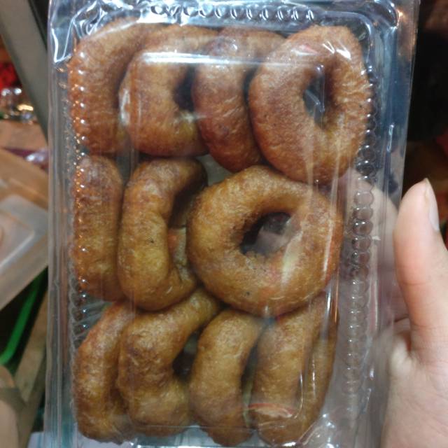 Kue cincin cup plastik enak dan gurih