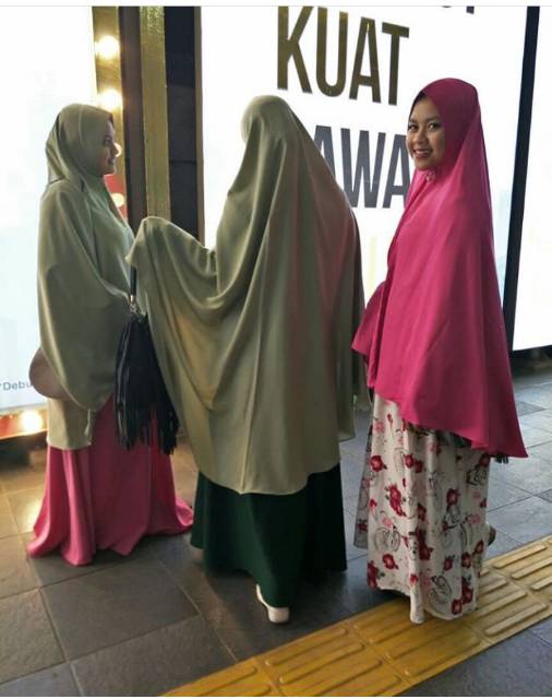 TERPOPULER Khimar Ibnu Collection Belah Premium Crepe 28 Warna