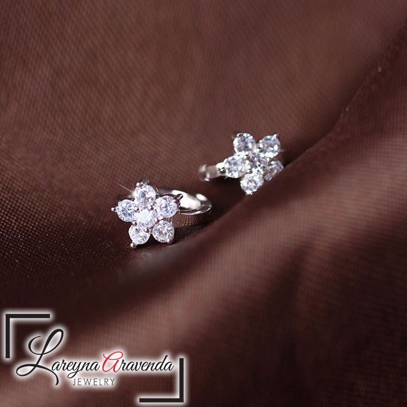 Anting Korea Wanita Perak S925 Model Bunga Kristal Crystal AT025