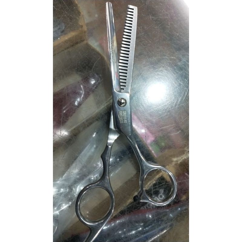

Gunting sasak carolina / zigzag stainless carolina / carolina gunting zigzag