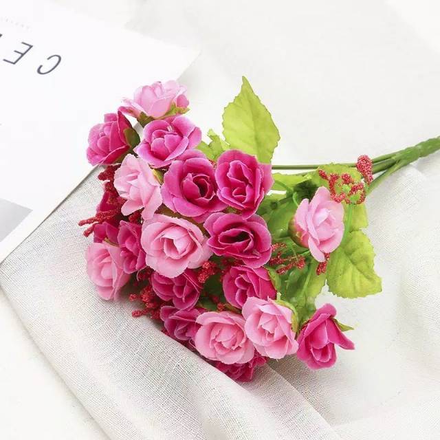 21 kuntum Bunga mawar mini babysbreath tangkai hijau 21 kuntum Bunga mawar mini babysbreath tangkai hijau