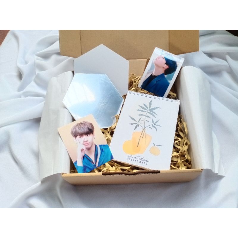 

GiftBox/Hampers/Gift Box Wisuda/GiftBox Ultah