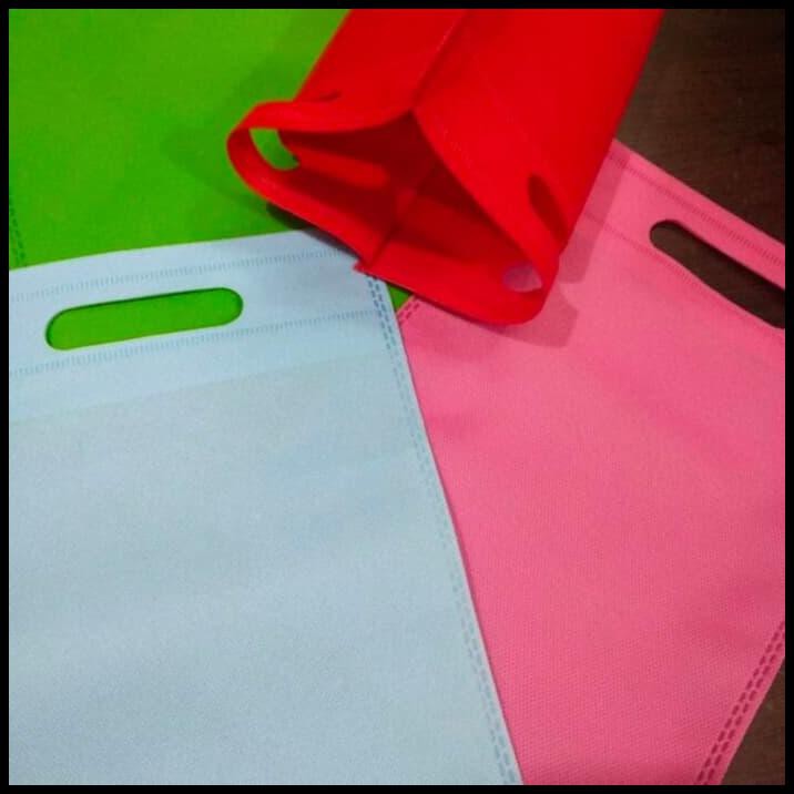 

Tas Spunbond Oval Goodie Bag Souvenir 20X26