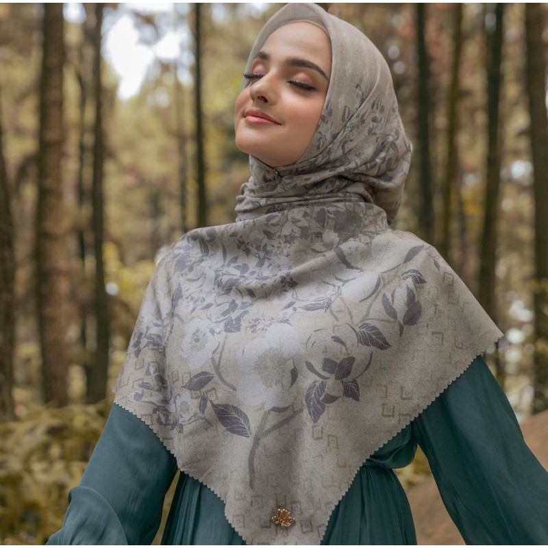 ask scarf heaven lights Shireen Sungkar