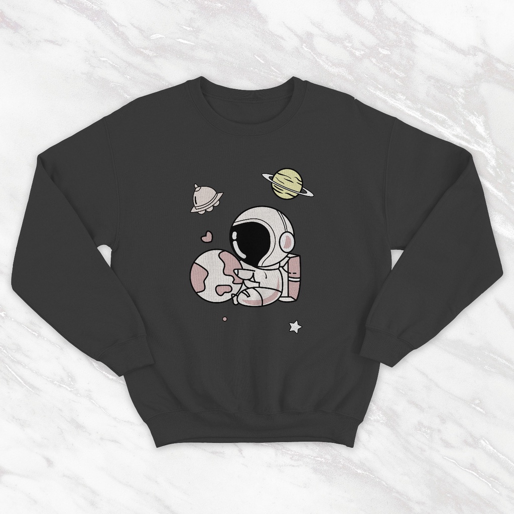 SWEATER ASTRONAUT HUG THE PLANETS / SWEATER WANITA TEBAL