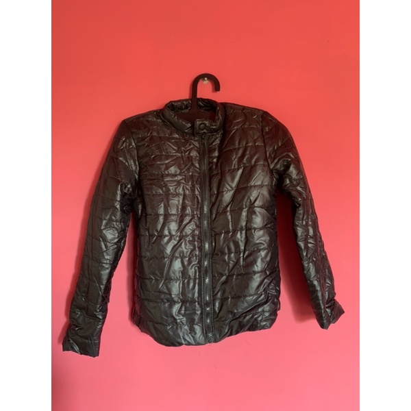 Preloved Atasan Jacket Jaket Musim Dingin Winter Hitam Pria Wanita Unisex Bahan Down Black