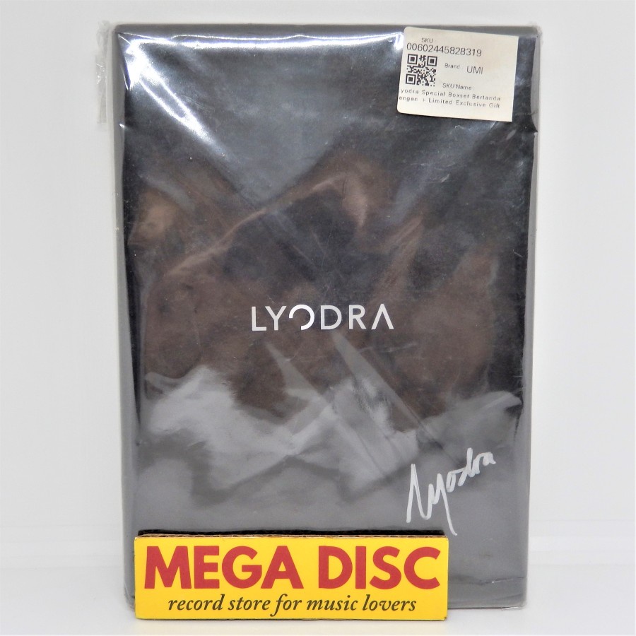 Boxset CD Lyodra Limited Exclusive Gift Bertanda Tangan Album Musik