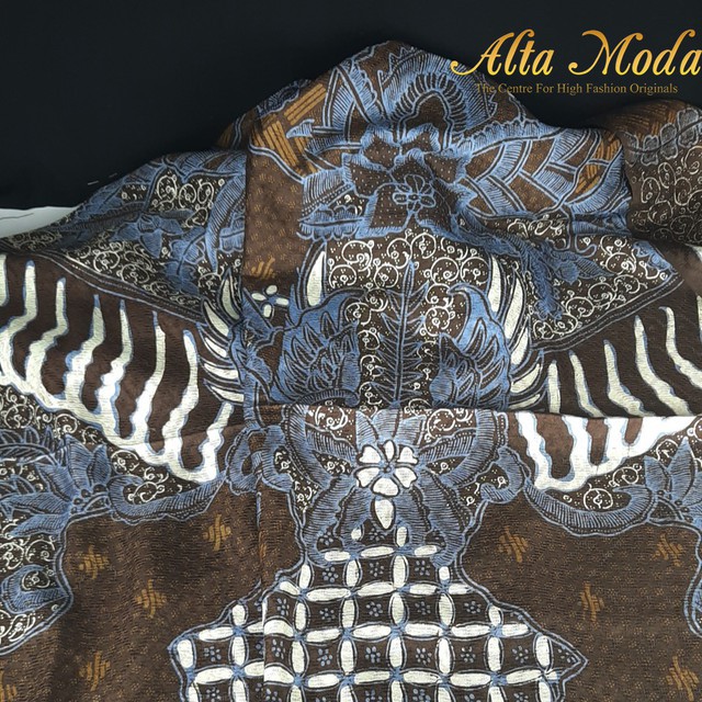 

Alta Moda Batik Tulis Asli - Kawung Mix Keraton Cokelat Biru