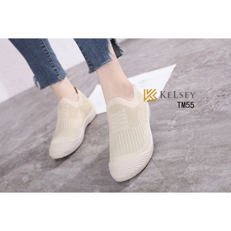 Kelsey Sepatu Slip On Wanita TM55