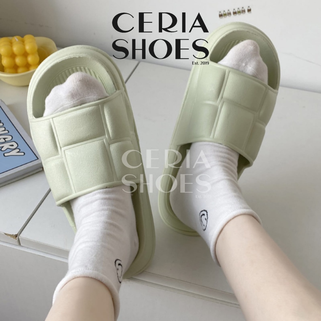 CERIA PVC Sandal Slop Wanita Jelly Korean Import Bahan Rubber Super Soft Ringan Non-slip Sole Square Pattern