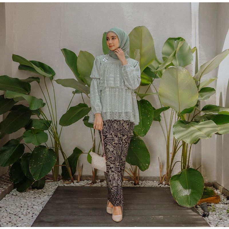 Missy blouse by edmore