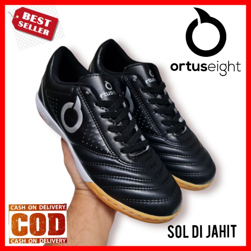 SEPATU FUTSAL BOLA ORTUSEIGHT PRIA / SEPATU PUTSAL ORTUS COWOK / SEPATU SEKOLAH KULIAH PROMO / SEPATU OLAHRAGA PINGPONG TENIS MEJA RUNNING JOGGING