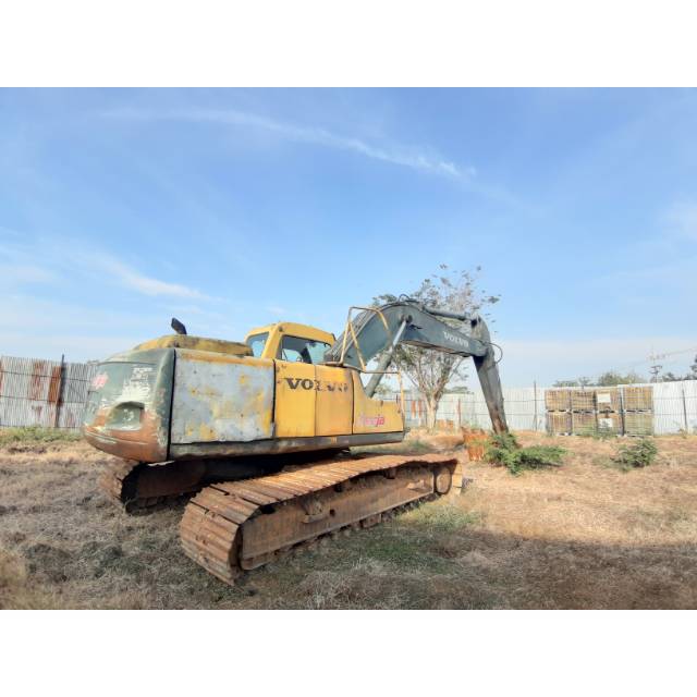 Penyewaan Excavator Volvo PC-200