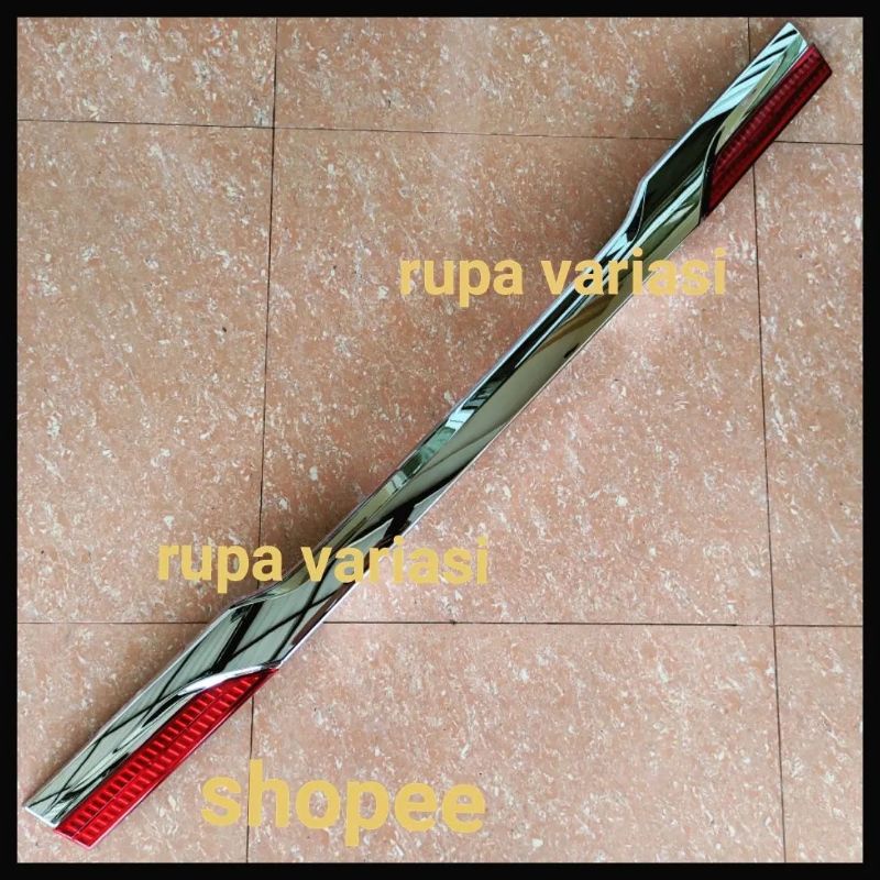 List lis trundlite pintu belakang bagasi model grand innova inova barong 2004 sd 2015 2014 2010 2012 2013 2011 2009 2008 2007 2006 2005 chrome crome abu hitam doff silver putih model ganti copot klep kancing