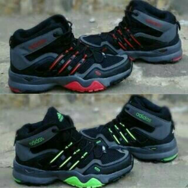 Sepatu Hiking Adidas goretex 490
