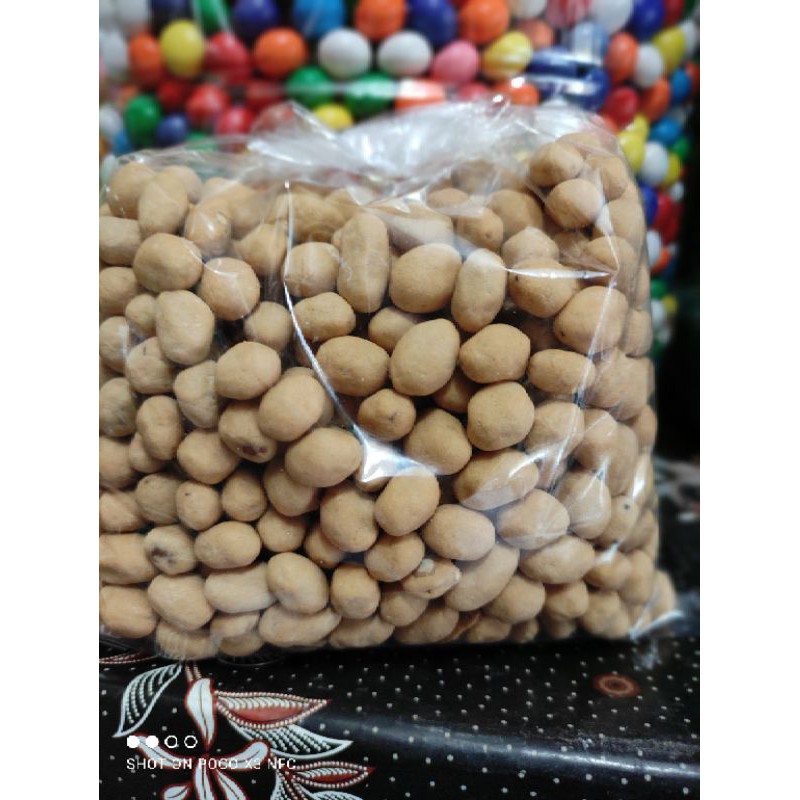

Kacang Atom