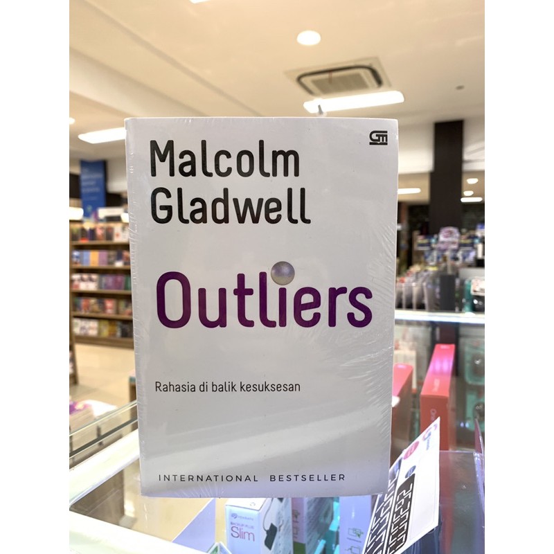 Outliers (Cover Baru)