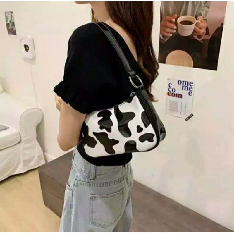 &quot;aurabagss&quot;  - Tas Wanita Tas Selempang Bahu &quot;PATTERN COW&quot; Tas Peggy Remaja Wanita Motif &quot;COW&quot; Ala aurabagss