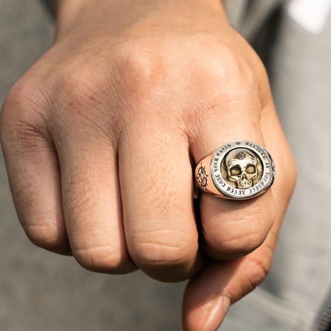 SEUSUK  Cincin Bahan Stainless Steel Warna Emas Untuk Pria COD