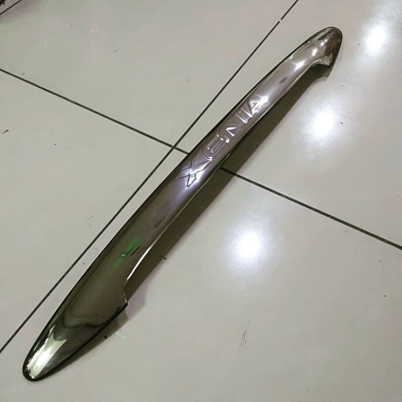 Cover List Bagasi Belakang Xenia Avanza Trunk Lid Chrome Stainless