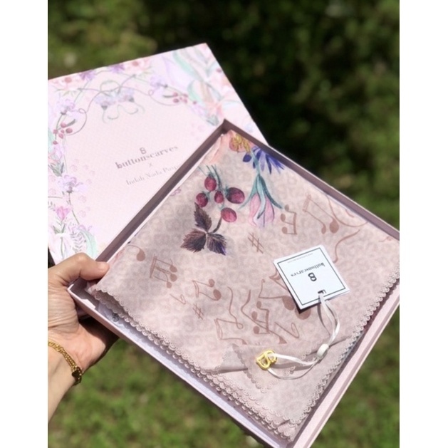 BUTTONSCARVES NADA SERIES FIS RARE ITEM (Preloved)