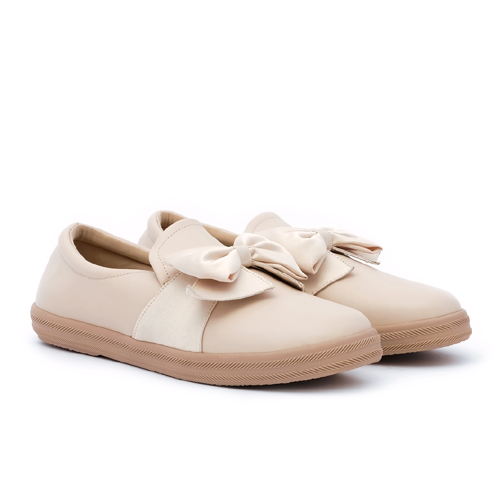 KHK by Khakikakiku Amora Slip On Cream