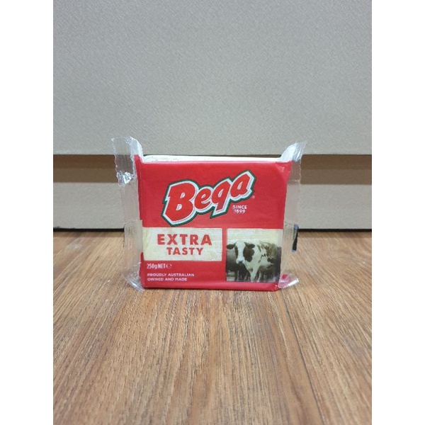 

Bega Keju Cheddar Extra Tasty Proudly Australian Owned And Made 250 Gr