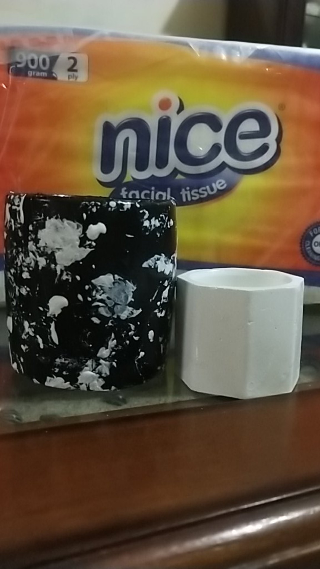 Pot lukis Tanaman abstrak putih hitam minimalis kaktus Pot lukis Tanaman abstrak putih hitam minimalis kaktus
