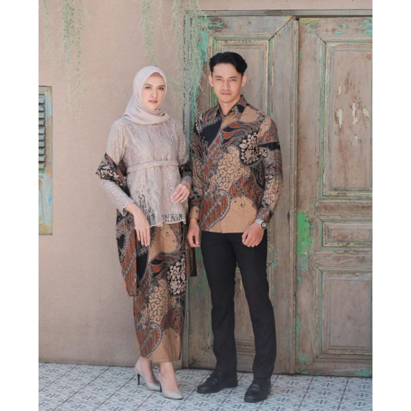 BAJU COUPLE KEBAYA BROKAT KONDANGAN TUNANGAN KAPEL AKITA WIDBATIK UWIKBATIK-2