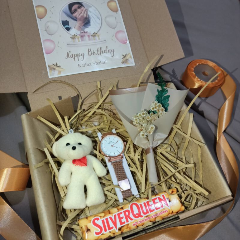 Mini Gift Box Hampers Kado Ulang tahun Wisuda / Hampers Snack Silverqueen Boneka Bucket Mini