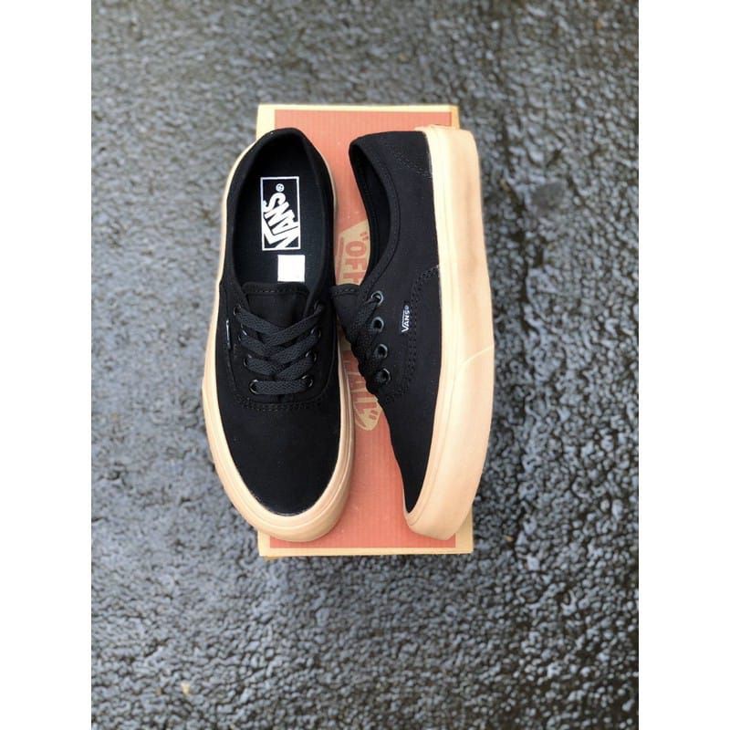 SEPATU VANS AUTHENTIC BLACK GUM