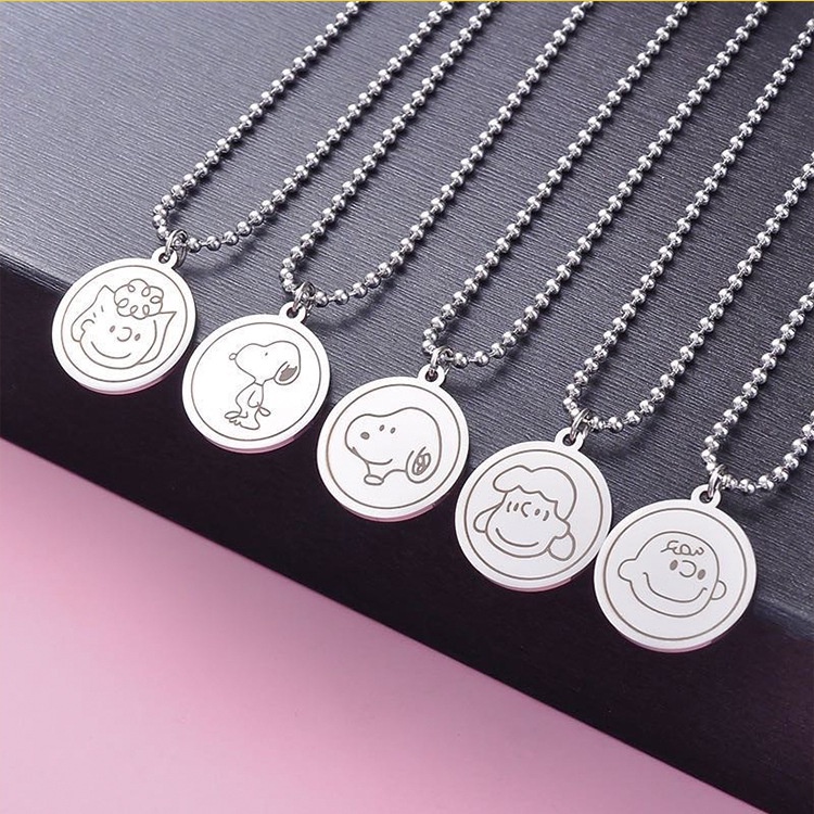 Kartun Snoopy kalung lucu gadis jantung Charlie bulat stainless steel kalung siswa perempuan pasanga