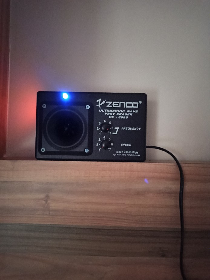 Zenco Ultrasonic Alat Pengusir Tikus Vx-8088  Pengusir Serangga Lain
