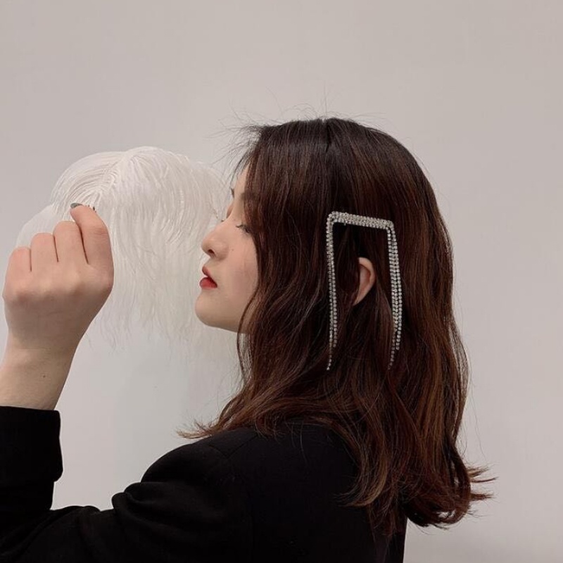 Jepit Rambut Model Rumbai Aksen Berlian Imitasi Gaya Korea Untuk Wanita