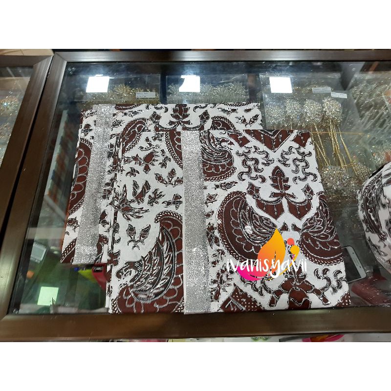 Sepasang Jarik Pengantin Prodo - Motif Semen Putih