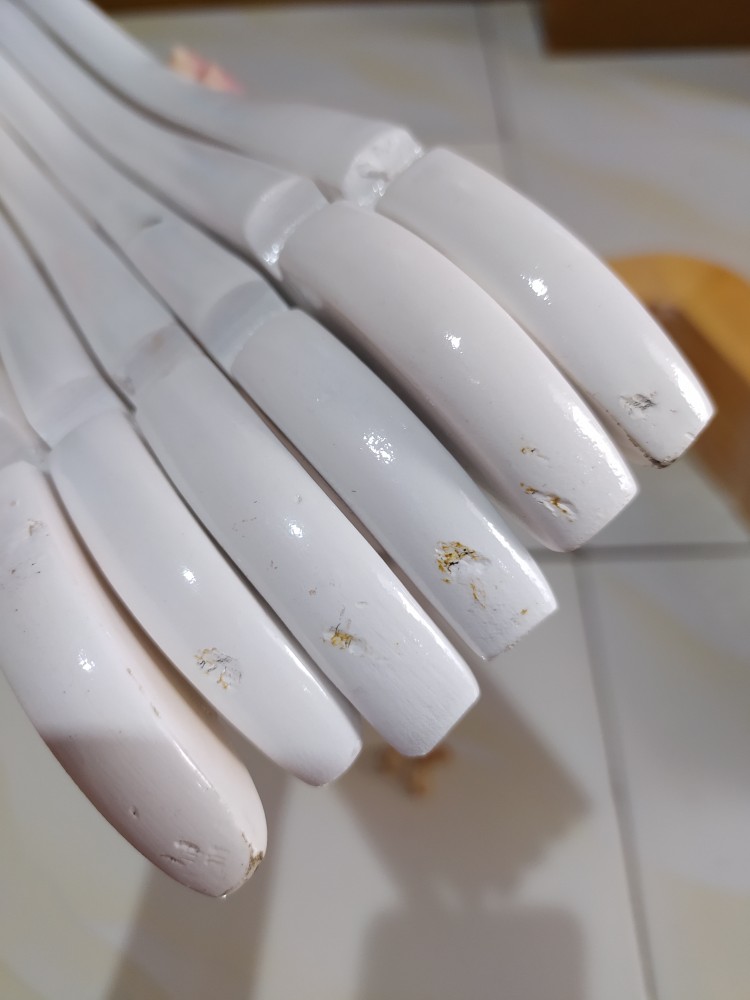 Hanger Kayu Putih Dewasa Mutiara