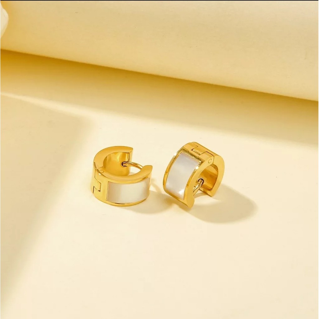 Anting Jepit Titanium White Sheel Lebar 0,7cm Tersedia Warna Rose Gold, Gold dan Silver