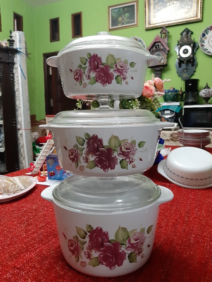 Maxim Luminarc Fresh Bouquet Panci Keramik Tahan Panas / Dingin 2l/20cm + Tutup Kaca