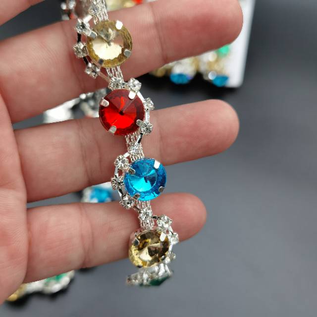 APLIKASI KRISTAL WARNA WARNI DASAR PERAK MOTIF BULAT KUALITAS AA
