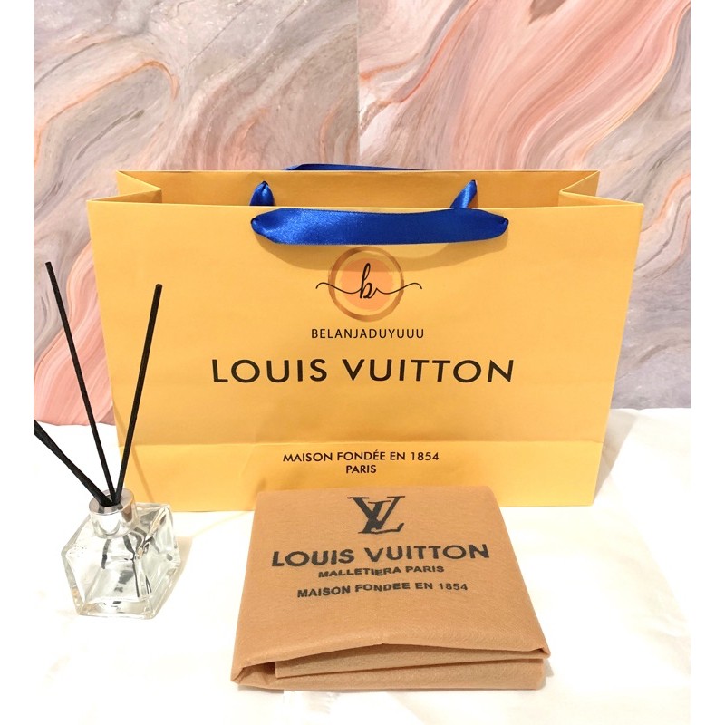 Paperbag LV (READY STOCK JKT )  Shopping Bag Branded Louis Vuitton Pembungkus Hadiah Kekinian  (Ready Stock Jakarta )