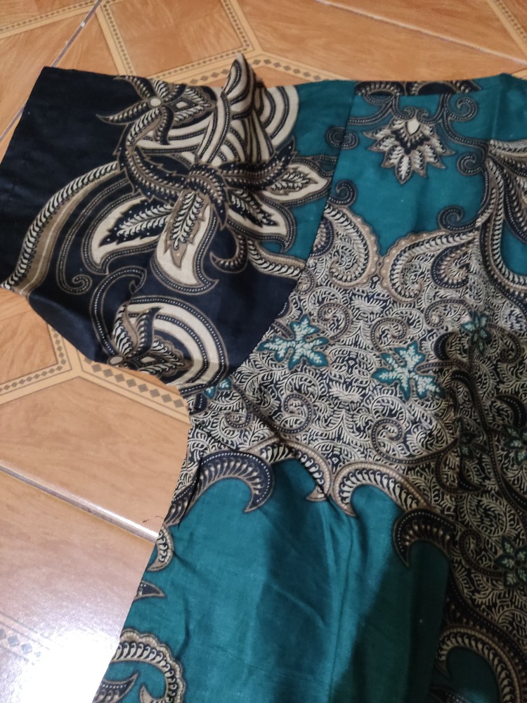 Hem Batik Pria Motif Bunga Lotus Ukuran M L Xl Warna Merah Biru Hijau Promo
