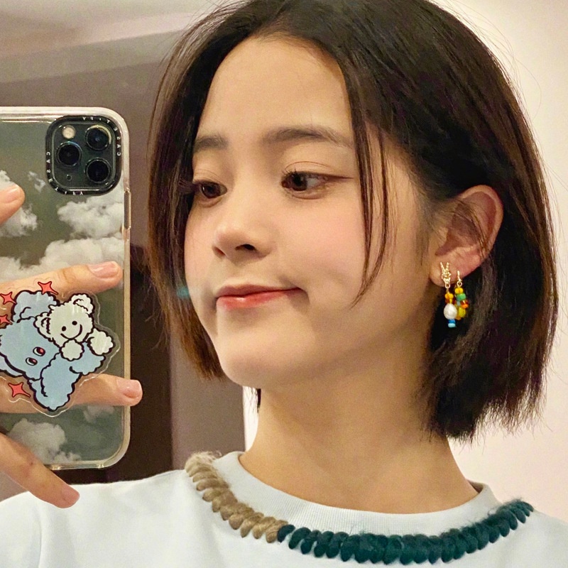 Anting Tusuk Asimetris Motif Smiley Face Aksen Manik-Manik Ala Harajuku Untuk Wanita