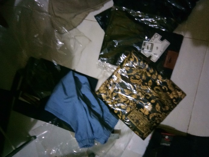 Baju Batik Pria Kemeja Batik Slim Fit Modern Lengan Panjang Corak Motif Unik Luigi Batani / Lb 438